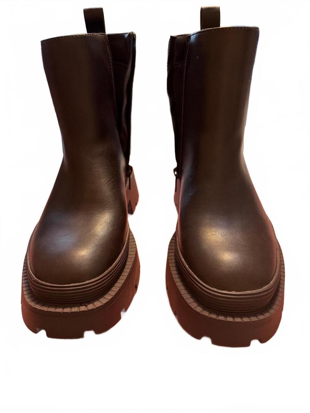 American Eagle Brown Leather Chunky Sole Boots Size 7